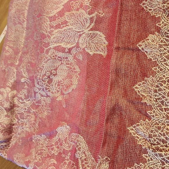 WOMENS PINK FLORAL SHOWL SCARF WITH FRINGES - Picture 9 of 10